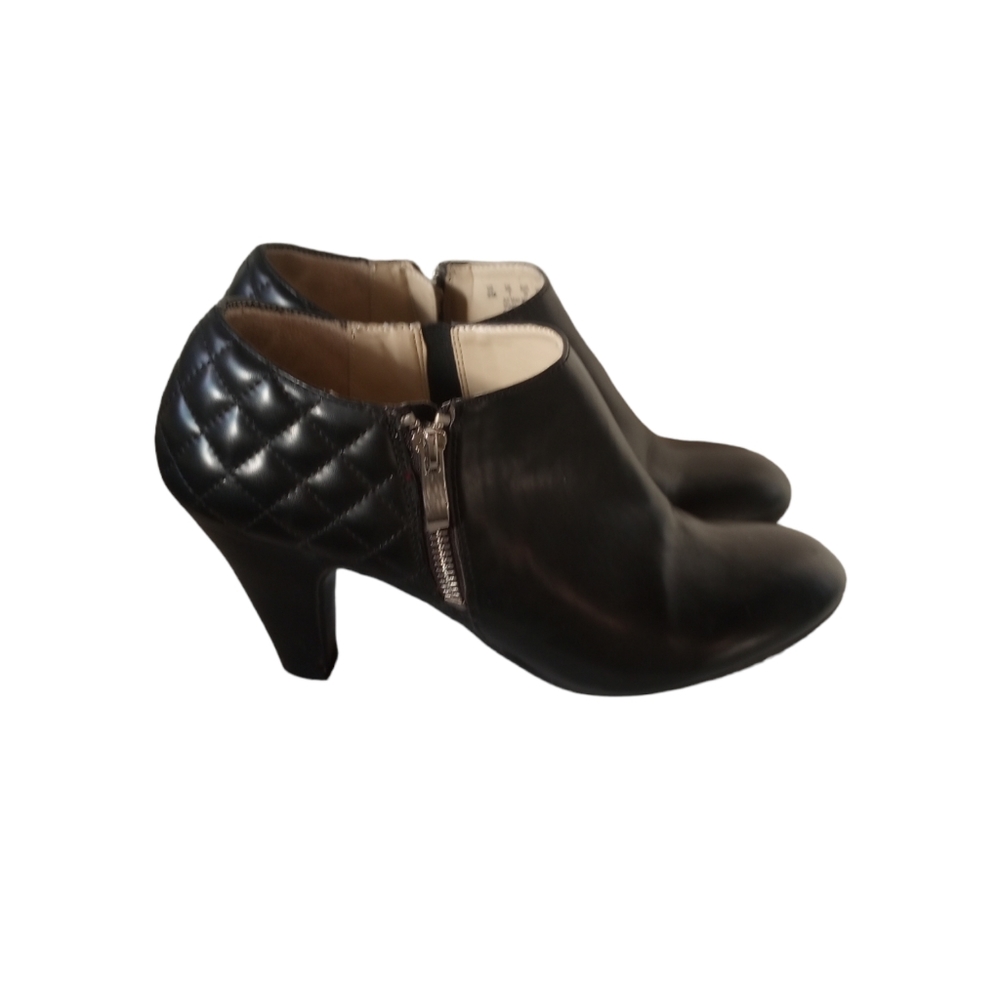 Naturalizer N5 Comfort Black cut boots 7